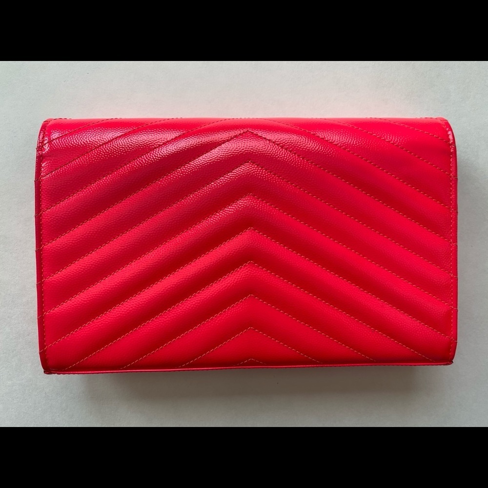 Yves Saint Laurent Wallet on Chain - Picture 4 of 10